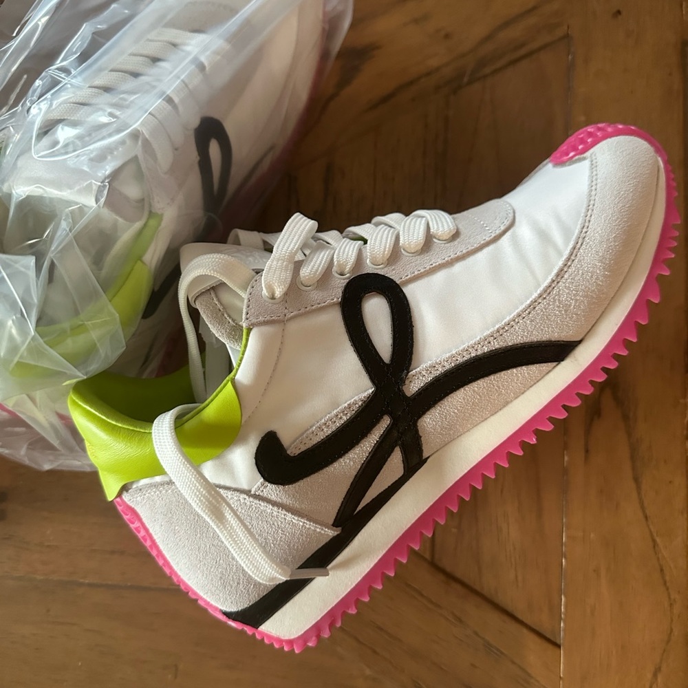 Never worn, Loewe’s sneakers! Fun summer colors!